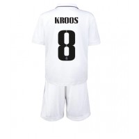 Real Madrid Toni Kroos #8 Hjemmebanesæt Børn 2022-23 Kortærmet (+ Korte bukser)